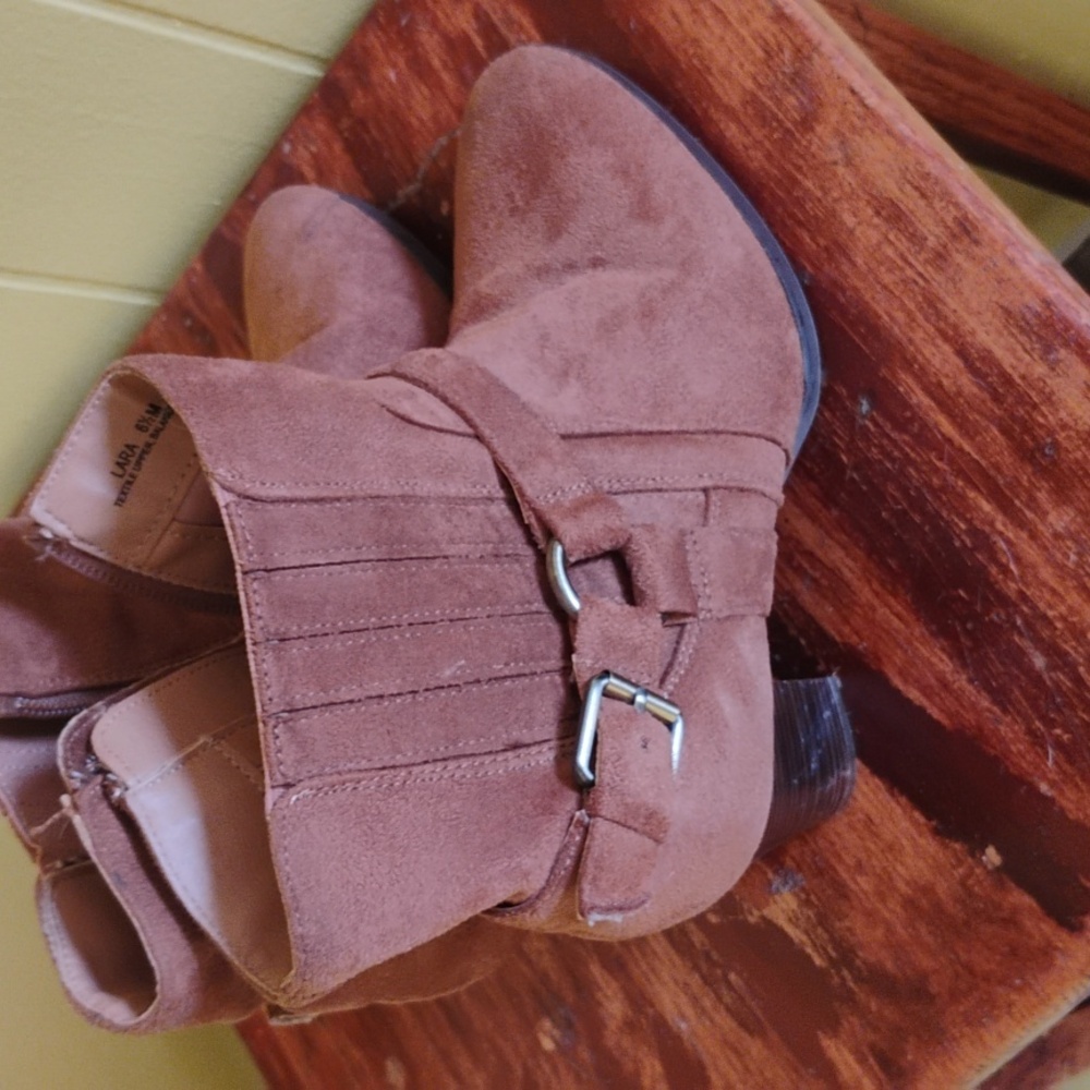 Women's boots